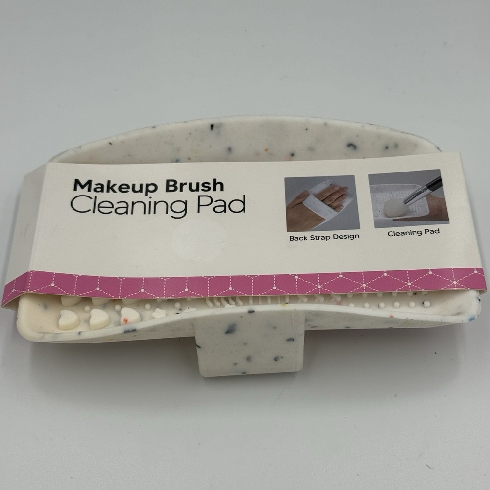 NWT Handheld‎ Silicone Make Up Brush Cleaning Mat